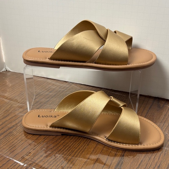 Luoika Women's Gold Sandals size 8.5 W - Picture 1 of 5